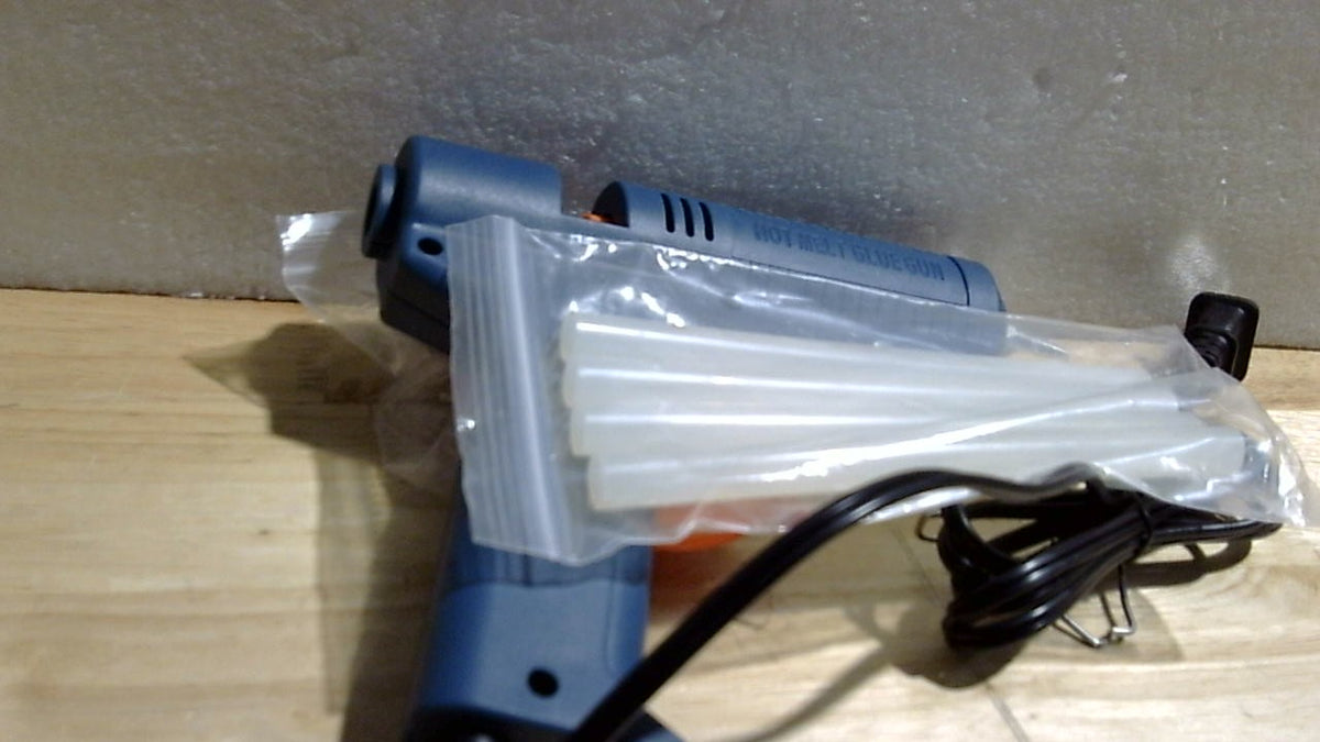 Pistola de Pegamento Caliente Profesional 150W – 6 Boquillas de Cobre, Temperatura Ajustable, Incluye 5 Barras, DIY