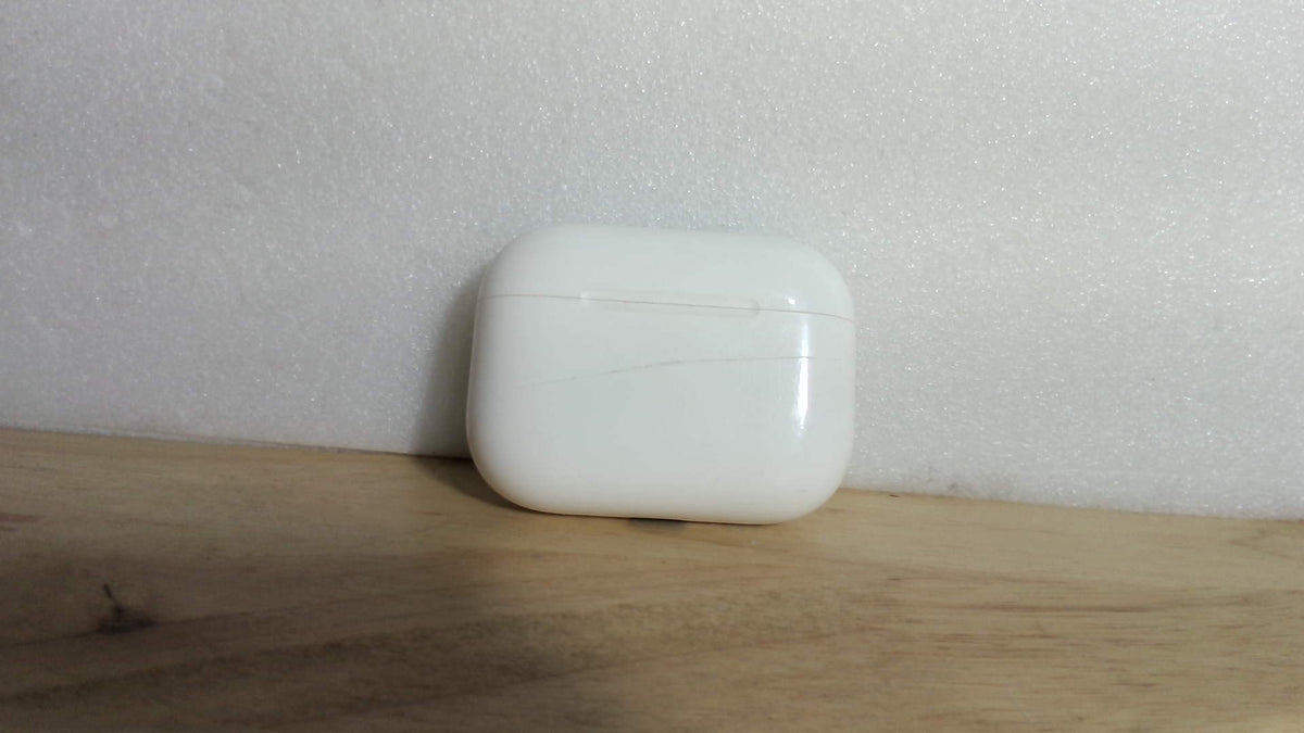 ⚠️ Apple AirPods Pro 3 | Raspadura en Frente del Estuche (No Afecta Funcionamiento) | Cancelación de Ruido | Audio Espacial | USB-C | 1 Unidad
