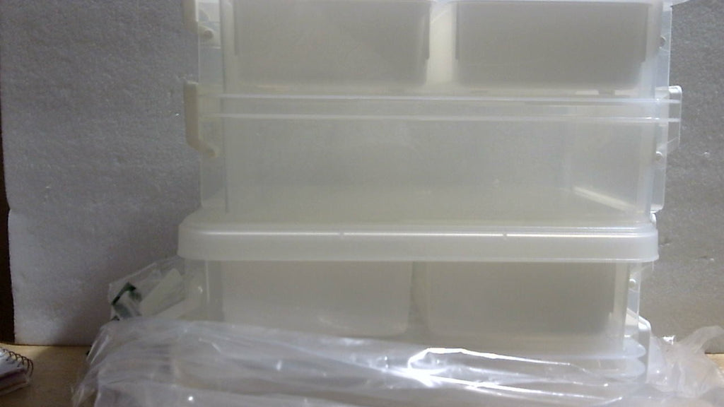IRIS USA Contenedores de almacenamiento de plástico de 1 cuarto de galón con tapa, paquete de 2, contenedor para manualidades, contenedor sensorial, contenedores organizadores para el hogar, la oficina y los materiales de arte, apilables, blancos