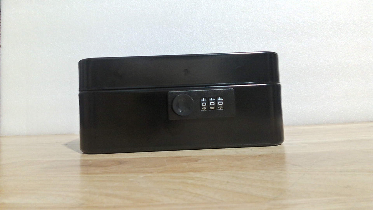 Caja fuerte KYODOLED con combinación y bandeja para dinero