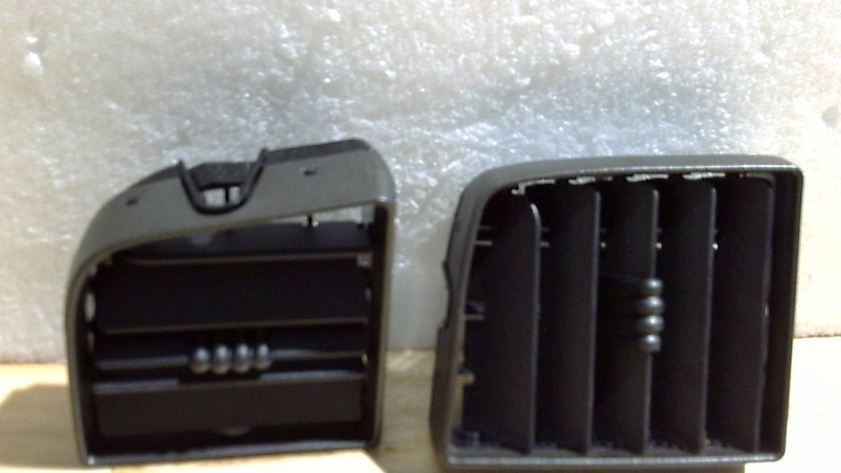 2 rejillas de ventilación para conducto de aire del tablero, compatibles con Chevrolet Chevy Avalanche Silverado Tahoe Suburban 1999-2006 / GMC Sierra Yukon / Cadillac Escalade. Reemplaza las piezas 10368830 y 15784732.