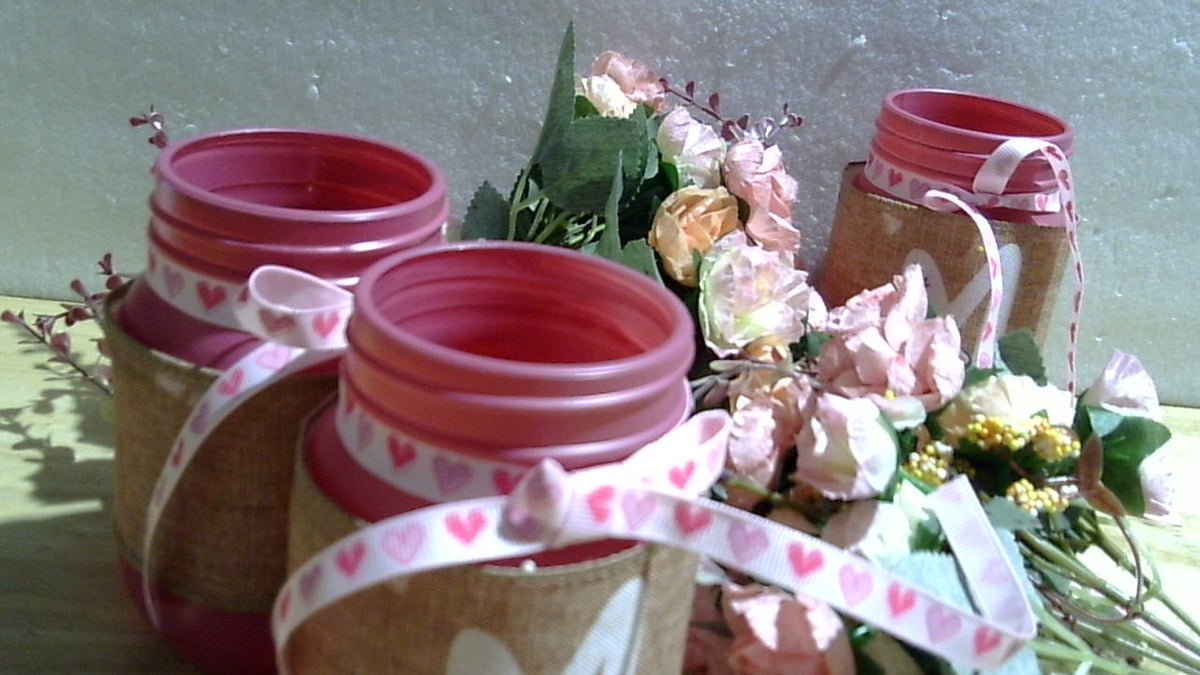 Knitgrip 3 piezas Centro de mesa para el Día de la Madre Decoraciones florales rosas en tarro Mason para la mesa Decoración de bandeja escalonada con rosa para mamá Regalo para el Día de la Madre Decoración para estante de cocina y repisa de chimenea
