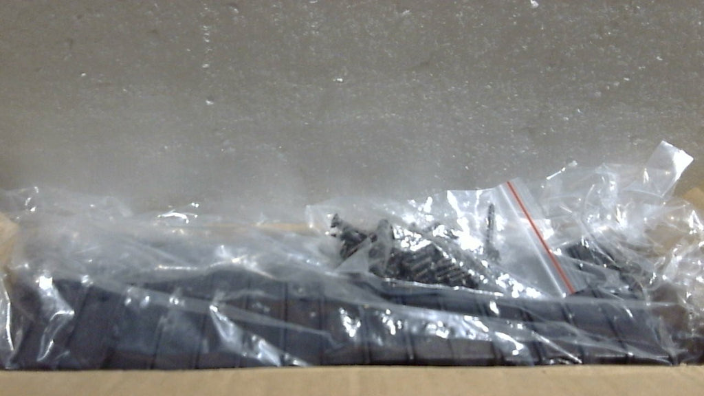 16 tapas piramidales de aluminio para postes de cerca, 4" x 4" (3,5" x 3,5"), color negro mate. Aptas para postes de madera de 4x4" (medidas nominales) para cercas, terrazas o pasillos.