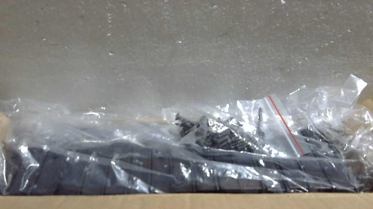 16 tapas piramidales de aluminio para postes de cerca, 4" x 4" (3,5" x 3,5"), color negro mate. Aptas para postes de madera de 4x4" (medidas nominales) para cercas, terrazas o pasillos.