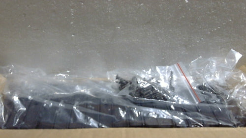 16 tapas piramidales de aluminio para postes de cerca, 4" x 4" (3,5" x 3,5"), color negro mate. Aptas para postes de madera de 4x4" (medidas nominales) para cercas, terrazas o pasillos.