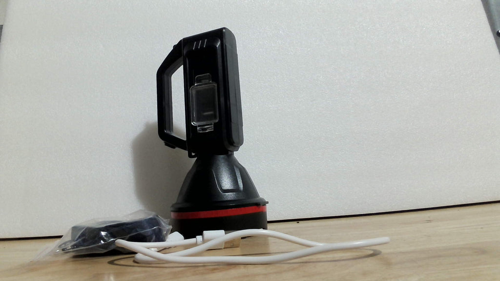 Linterna recargable, foco de mano de alta luminosidad, reflector LED con correa para el hombro y salida USB para huracanes, emergencias, tormentas, cortes de luz, caza, senderismo y acampada (Negro1)