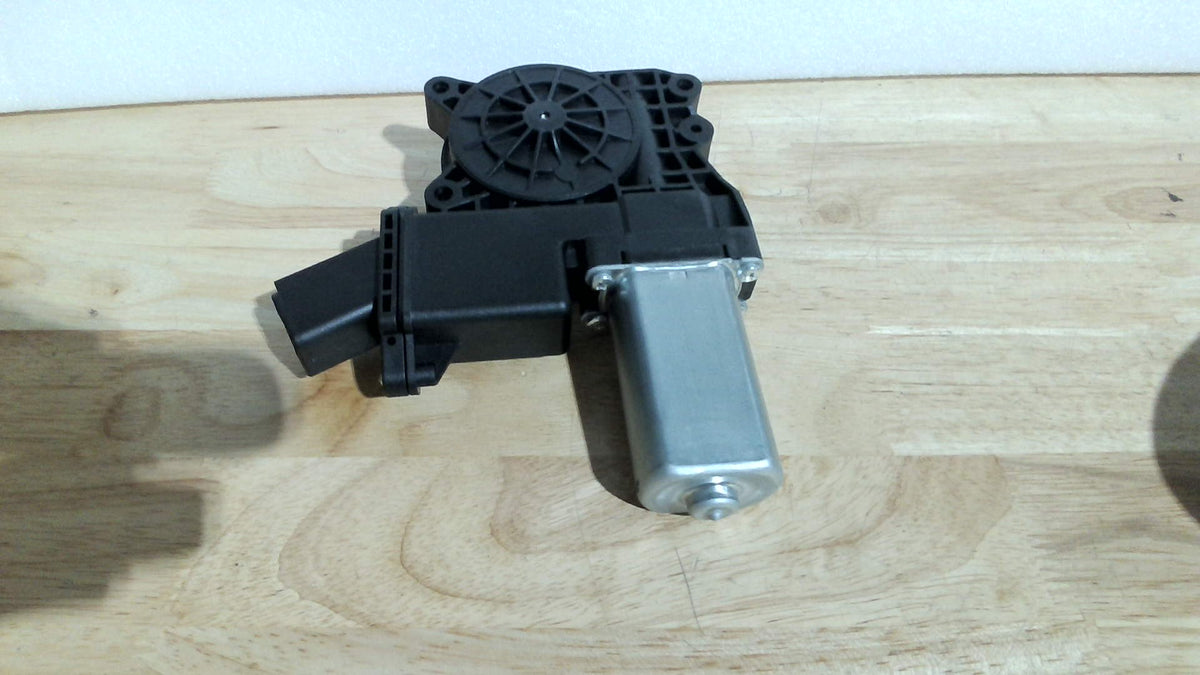 NOVAPARTS Motor de ventana de puerta del lado del conductor de 7 pines para Chevy Silverado Suburban 1500 2500 3500 HD Tahoe GMC Sierra 1500 2500 3500 HD Yukon XL Cadillac Escalade ESV 22921493