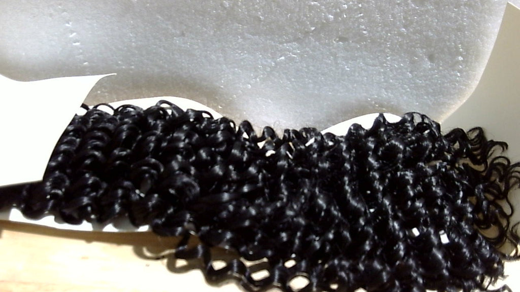 Extensiones de cabello sintético Miracle Knots Feather Crochet Hair (Jerry Curl) - 14" (35,5 cm) anudadas a mano, 50 mechones, núcleo de algodón suave, piezas de cabello sin nudos y sin pegamento (Negro natural)