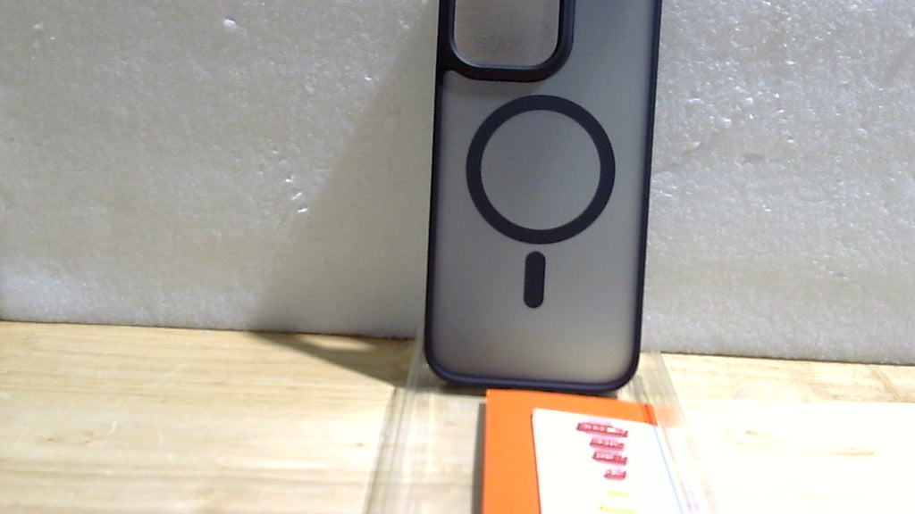 Funda TORRAS magnética a prueba de golpes para iPhone 16 Pro Max, [Compatible con MagSafe] [Probada contra caídas de grado militar] Translúcida, delgada, protectora para iPhone 16 Pro Max, antihuellas y antiarañazos, color negro.