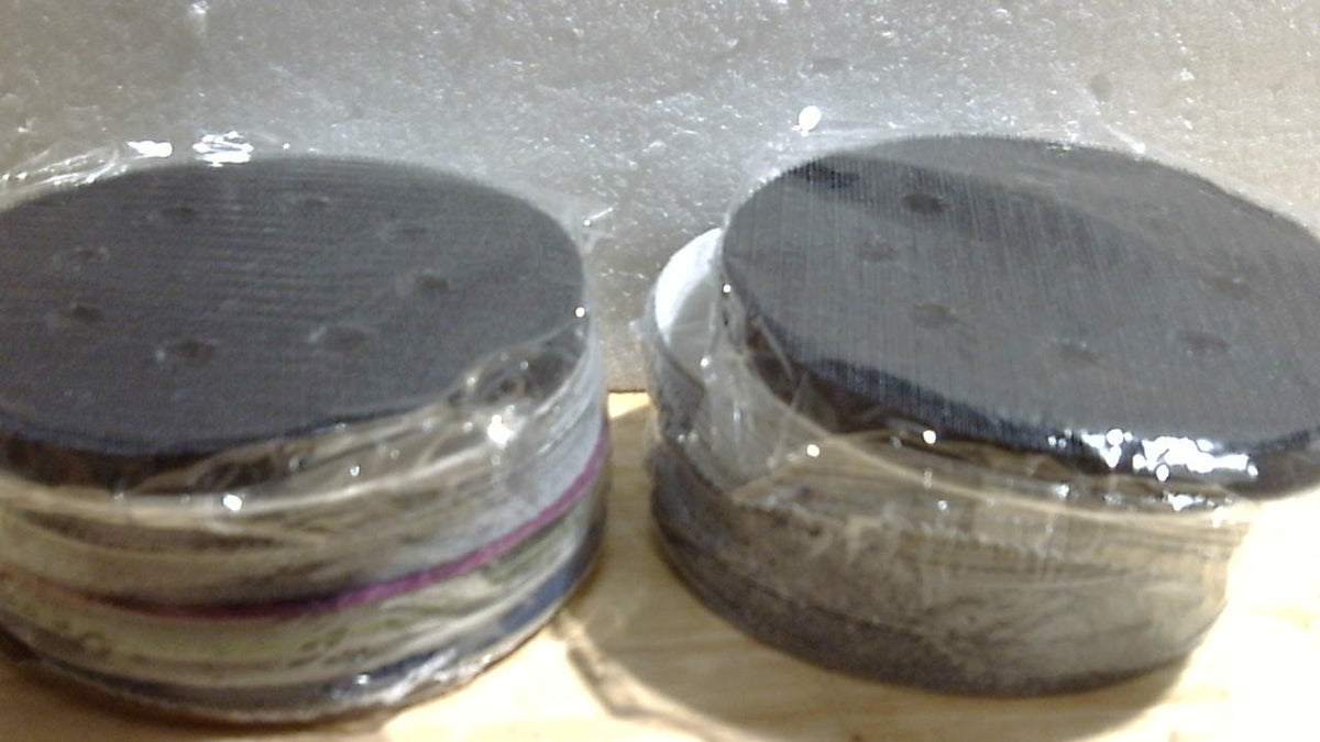 Discos de lijado POLIWELL de 5 pulgadas con cierre de velcro, 8 orificios, papel de lija de carburo de silicio de alta resistencia, granos 320, 400, 600, 800, 1000, 1500, 2000, 3000, 4000, 5000, 7000 y 10000, con almohadilla de interfaz para lijadora