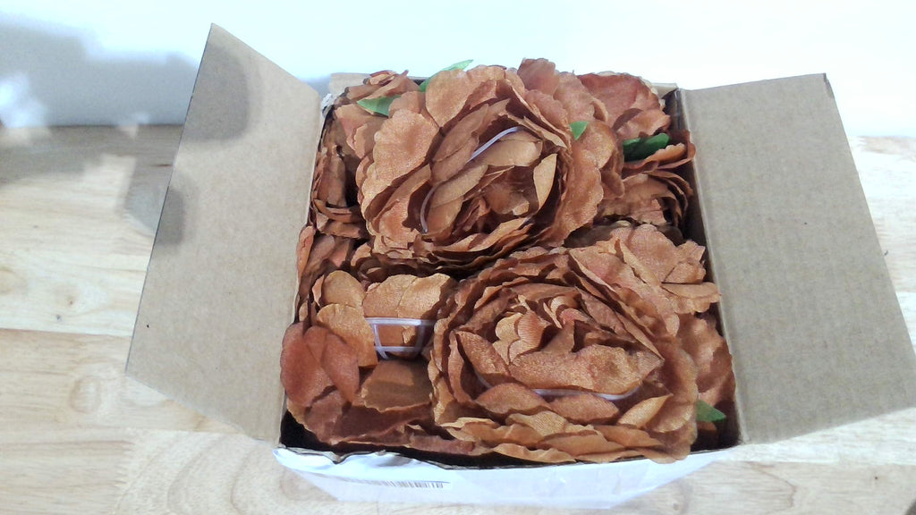 Thiccywoov 50 piezas de flores artificiales, cabezas de rosas de seda de 3.2 pulgadas, flores artificiales sin tallo para ramos de novia, decoración floral del hogar, centros de mesa, arreglos, decoración de mesas de fiesta (café)