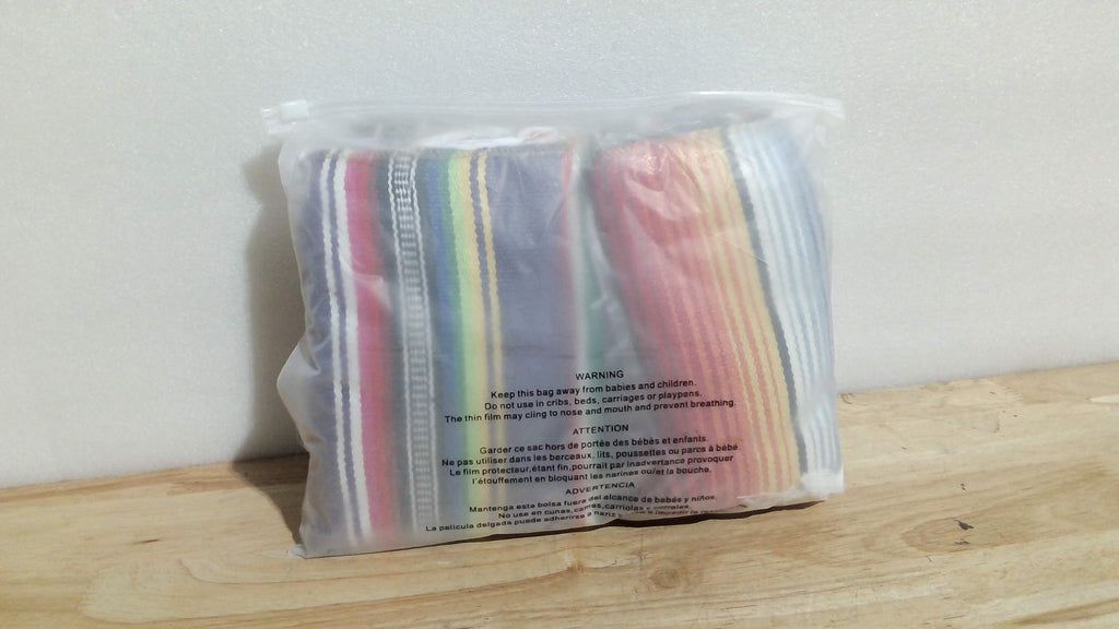 Camino de mesa mexicano con manteles individuales (8 piezas), manteles individuales surtidos de serape mexicano, decoraciones para fiestas y bodas mexicanas, camino de mesa con manta de serape con flecos de 14 x 84 pulgadas (camino de mesa morado + 8