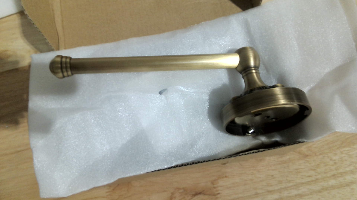 Otoolling Juego de 2 piezas Soporte para papel higiénico de latón antiguo Anillo para toallas de mano de latón retro Colgador de rollos de papel higiénico Accesorios de baño vintage para montaje en pared (Rectangular)
