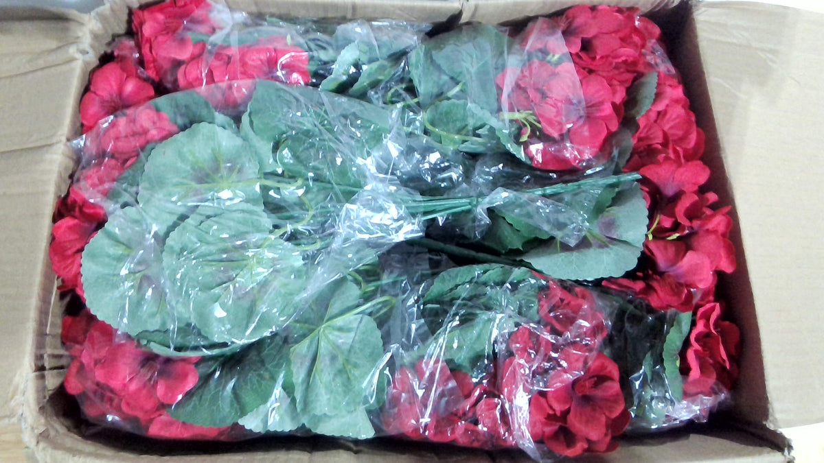 Hananona 24 flores artificiales de geranio para exteriores, flores de geranio de seda rojas, plantas de jardín resistentes a los rayos UV, flores artificiales para centros de mesa de Navidad, hogar y cocina (24, rojo)