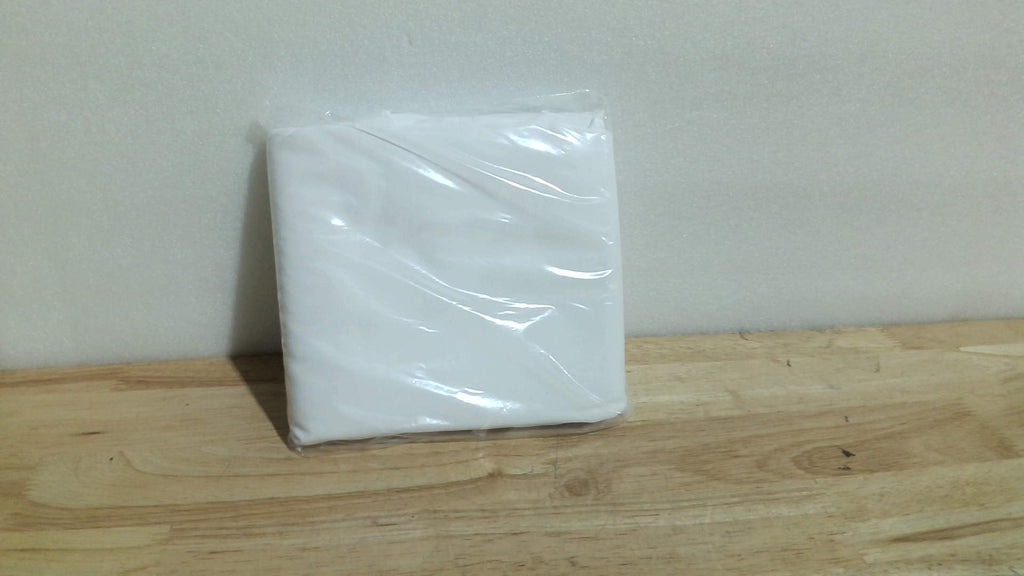 Juego de 2 fundas de almohada Amazon Basics tamaño King - Microfibra ligera, supersuave y de fácil cuidado, color blanco brillante, 101,6 cm de largo x 51 cm de ancho. Almohadas no incluidas.
