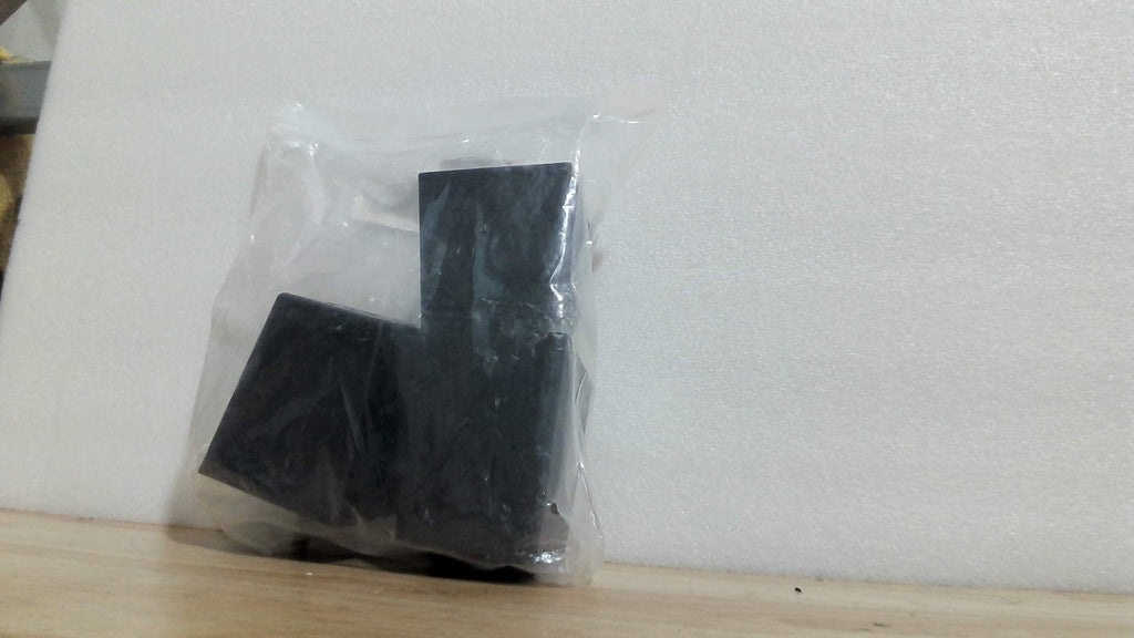 Luomorgo 3 patas de mesa de plástico de 7,6 cm (3 pulgadas), patas de muebles cónicas negras, patas de repuesto cuadradas para sofá con rosca M8 y tuercas en T, patas de muebles resistentes para sofá, armarios, cómodas y sillas.