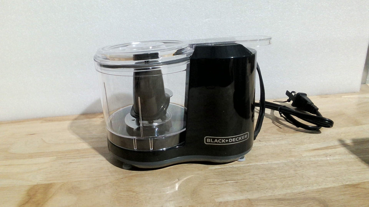 Picadora eléctrica de alimentos BLACK+DECKER de 1,5 tazas, función de pulso con un solo toque, motor de 150 W, cuchilla que se mantiene afilada, apta para lavavajillas.