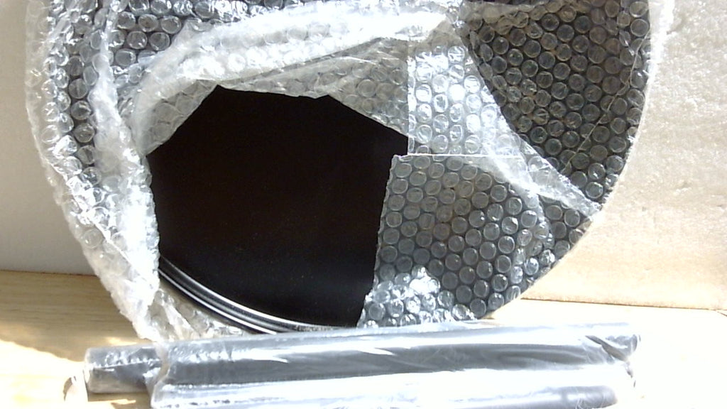 Mesa auxiliar AOJEZOR: Mesa auxiliar para cualquier habitación - Mesas auxiliares pequeñas para espacios pequeños, totalmente en negro mate con 3 patas.