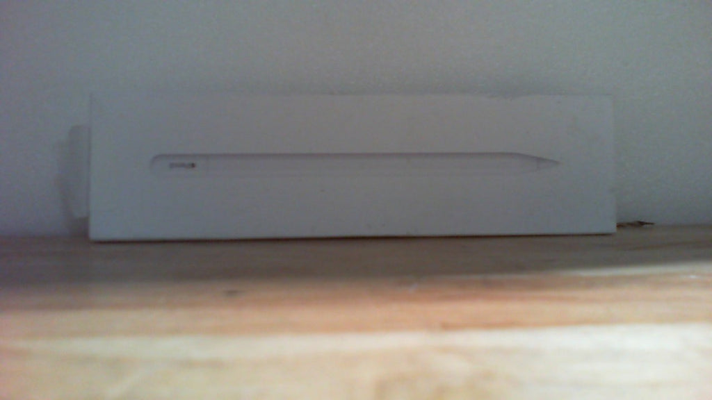 Apple Pencil (USB-C): Se requiere comprobación de compatibilidad del dispositivo. Precisión perfecta, sensibilidad a la inclinación, ideal para tomar notas, dibujar y firmar documentos. Se carga y se empareja con USB-C #6780