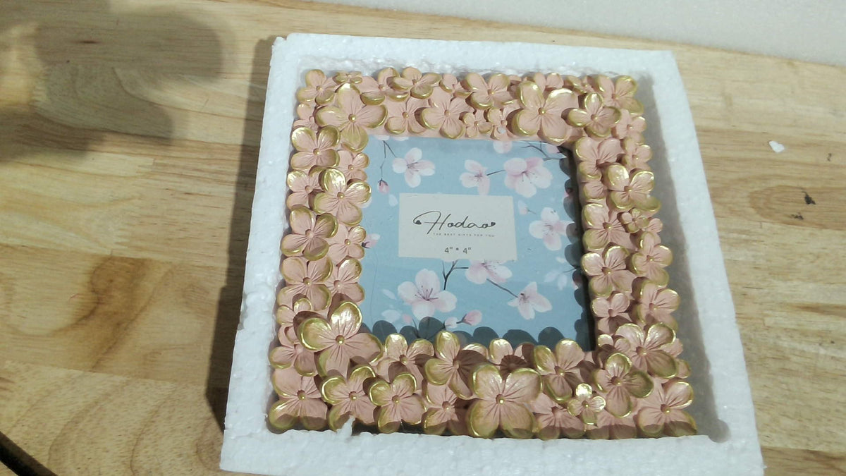 Marco de fotos floral Hodao  Marco de fotos de resina con forma de flor y cubierta acrílica, recuerdo de mesa con detalle de corazón para el Día de San Valentín, bodas y decoración del hogar (4×4, oro rosa)