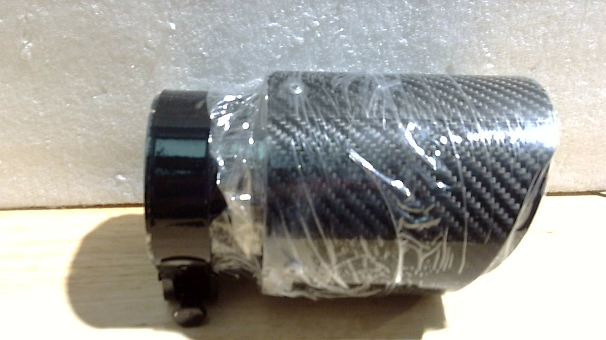Punta de escape de fibra de carbono de 3" de entrada a 4" de salida, tubo de escape universal de 3 pulgadas (acabado brillante).