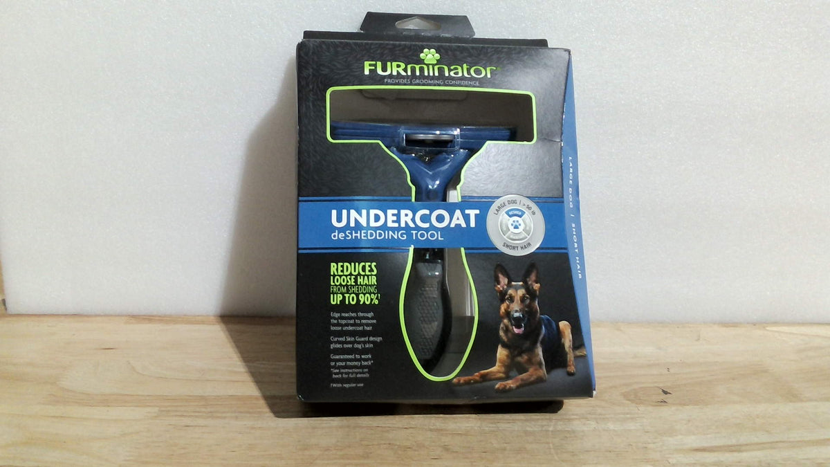 FURminator Undercoat deShedding Tool, diseñada específicamente para perros grandes de pelo corto
