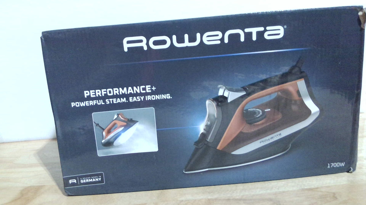 plancha de la imagen corresponde a la Rowenta Performance+ (línea Accessteam) de 1700W