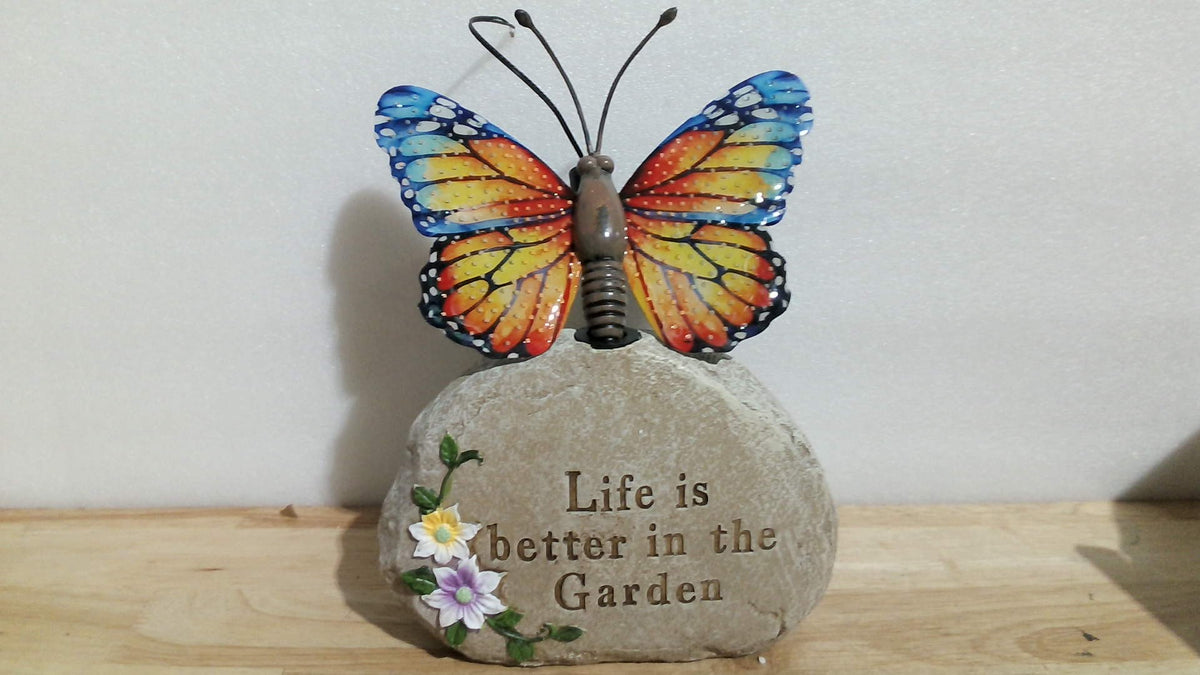 Estatua de mariposa solar LED XMHBCSM con alas brillantes que se iluminan - Figura decorativa para patio o jardín, para mujeres, mamás y abuelas (naranja)