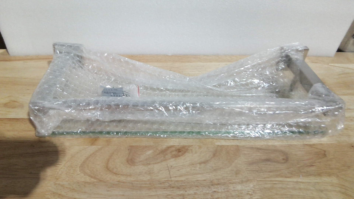 Estante de vidrio para baño Alise con barandilla de acero inoxidable, estante de pared flotante pequeño de vidrio templado con acabado níquel cepillado para colocar sobre el inodoro, 16 pulgadas.