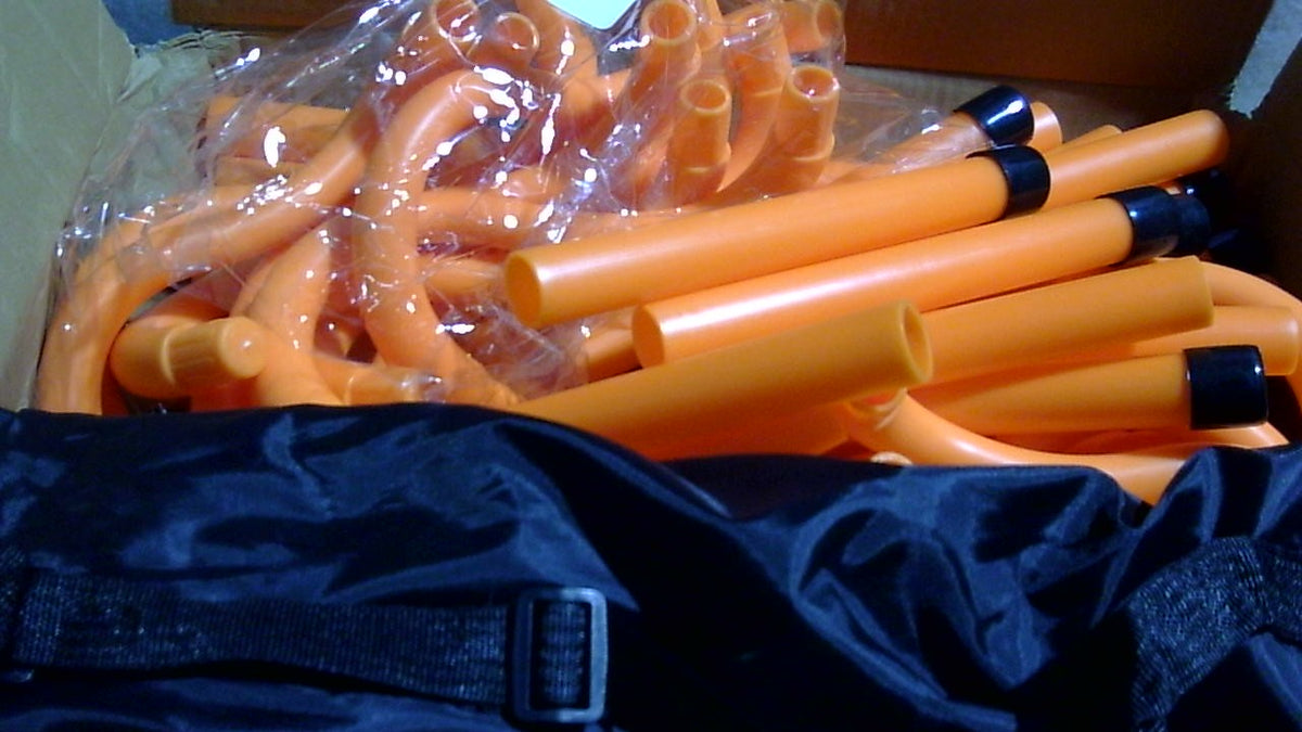 GHB Paquete de 10 vallas de agilidad de 8 pulgadas, vallas de entrenamiento de velocidad y agilidad, vallas resistentes desmontables, juego de equipo de entrenamiento con bolsa de transporte para niños, atletas, fútbol y baloncesto.