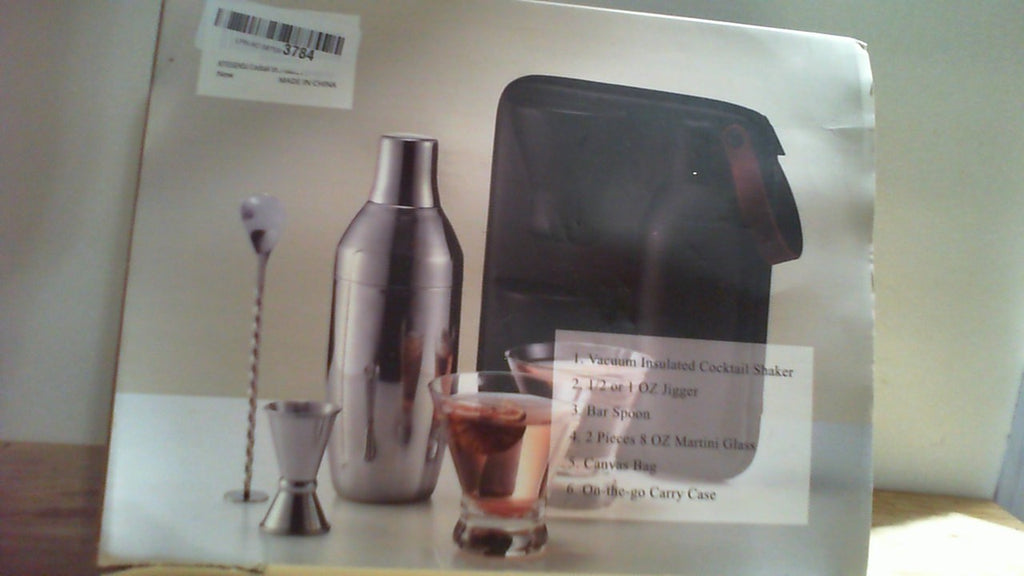 NO contiene la cuchara. Set de coctelera KITESSENSU con estuche de transporte: Coctelera Martini con aislamiento al vacío y colador incorporado, 2 copas Martini, medidor, cuchara mezcladora y recetas de cócteles, set de herramientas de bar de viaje.