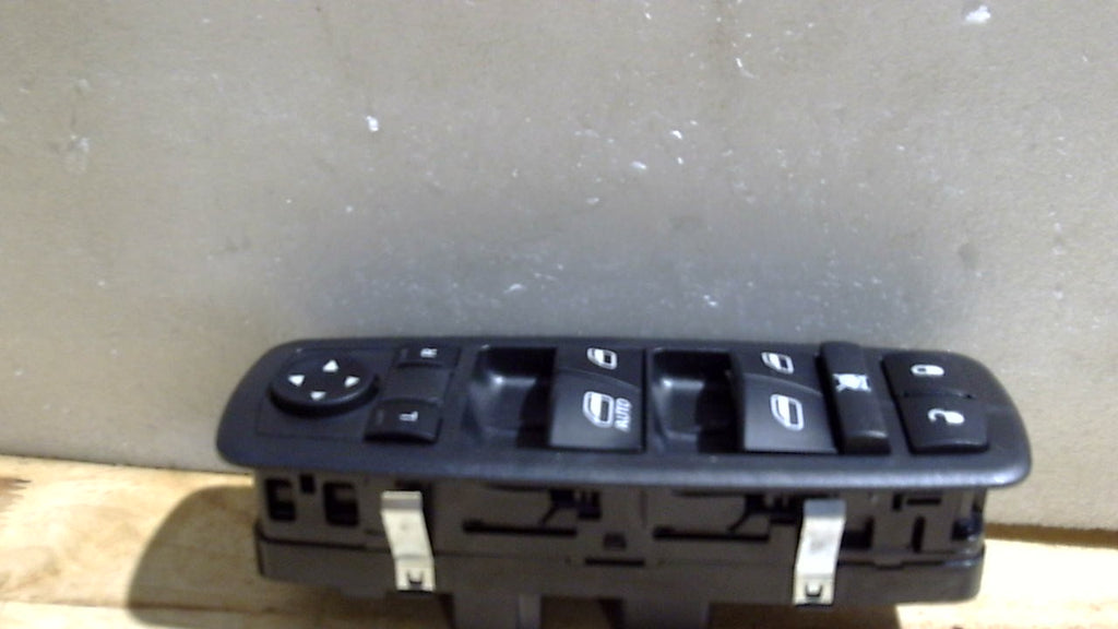 4602632AB Interruptor maestro de elevalunas eléctrico compatible con Liberty y Dodge Nitro 2008-2012, Dodge Journey 2009-2010. 4602632AD 4602632AC Interruptores de control del lado del conductor. 8 + 13 pines metálicos.