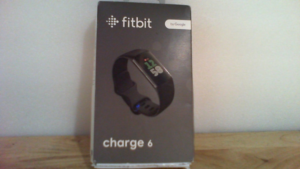 pulsera inteligente de actividad física Fitbit Charge 6 (desarrollada por Google).