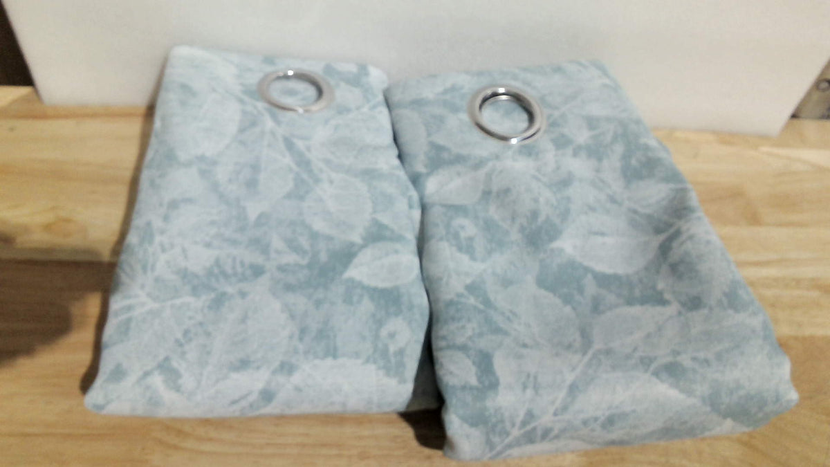 Cortinas opacas ChrisDowa Aqua de 63 pulgadas de largo, 2 paneles para dormitorio y sala de estar, con estampado floral, oscurecimiento de la habitación, aislamiento térmico, bloqueo de luz, ojales, 52 x 63 pulgadas.