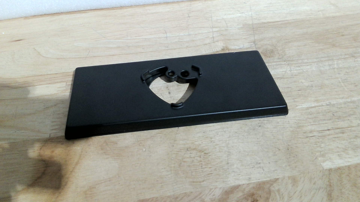 Grifo DELTA RP84822BL Zura de un solo mando, con embellecedor de tres orificios y junta, acabado negro mate.