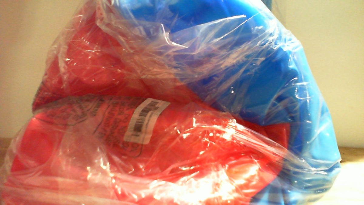 Poen 2 pelotas saltarinas de 29 pulgadas con asa, pelotas saltarinas espaciales con bomba de aire para hacer ejercicio (rojo jaspeado, azul jaspeado)