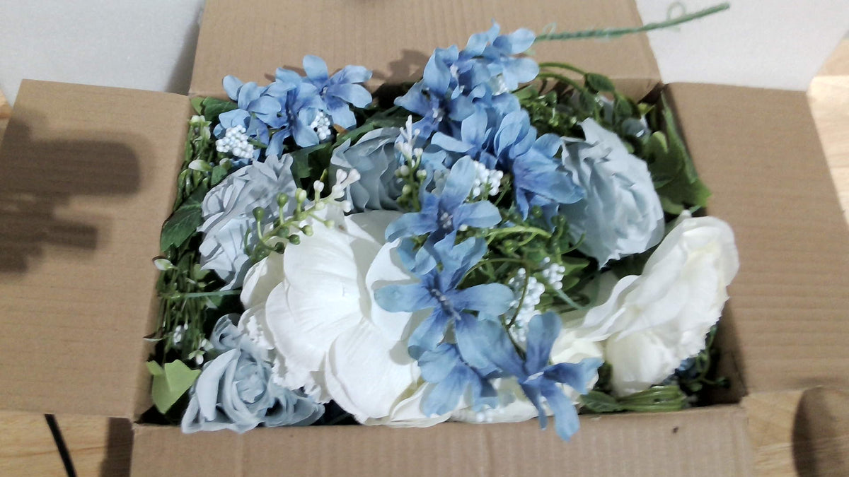 Lvydec 2 Pack Guirnalda de Peonias Artificiales | 6 Pies de Flores de Seda, Enredadera Floral | para Boda, Fiesta y Decoracion de Mesa (Azul y Blanco)