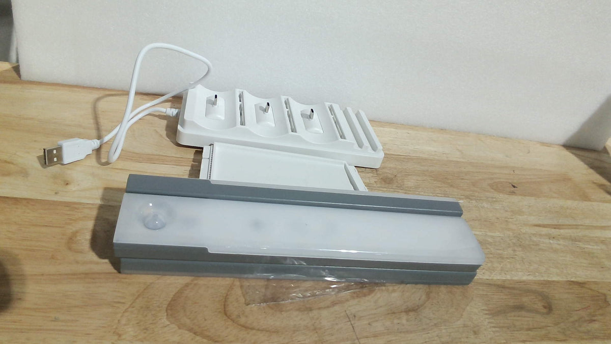 EZVALO 3 Pack Luz Bajo Gabinete con Estacion de Carga | Recargable 2000mAh, Sensor de Movimiento, 3 Temperaturas, Regulable, Magnetica | con Control Remoto