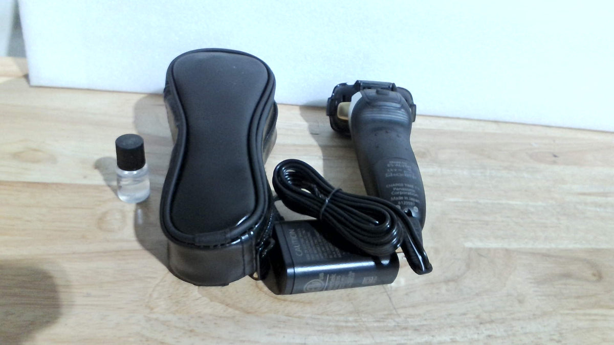 Afeitadora Eléctrica Panasonic ARC5 para Hombre | Uso en Seco y Húmedo | 5 Cuchillas Ultra Rápidas | Sensor Inteligente | Cabezal Flexible 16D | ES-ALV6HS Plateada