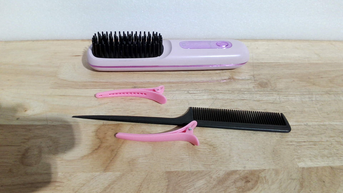 CONTIENE 4 PIEZAS Go Brush Pro 2026 para Cabello Corto | Cepillo Alisador Inalambrico con Calentado Rapido, 3 Temperaturas, Cuidado Ionico y Ceramico | 2500mAh USB-C (Morado)