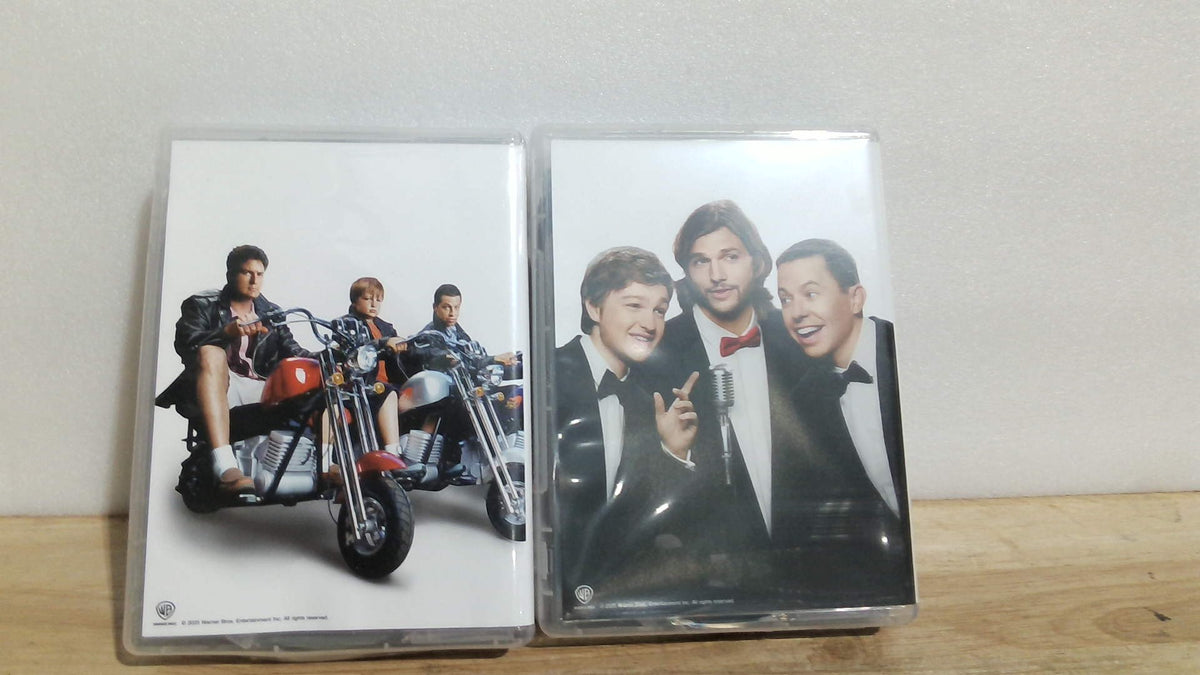 CONTIENE 2 PAQUETES DE 25 DISCOS EN TOTAL Two and a Half Men: La Serie Completa [Blu-ray]