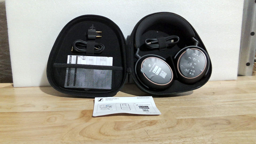 Audífonos Inalámbricos Sennheiser Momentum 4 | Bluetooth con Cancelación Adaptativa de Ruido | 60h de Batería | Plegables | Negro/Cobre