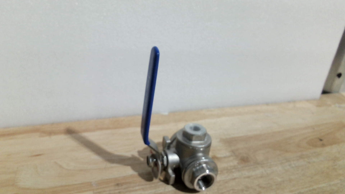 DERNORD Valvula de Bola 3 Vias | Montaje en T | Acero Inoxidable 304 Rosca Hembra | para Agua, Aceite y Gas | Manija de Vinilo con Seguro | 3/8 pulgadas NPT