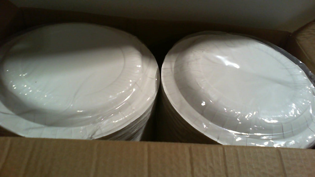 platos desechables blancos
