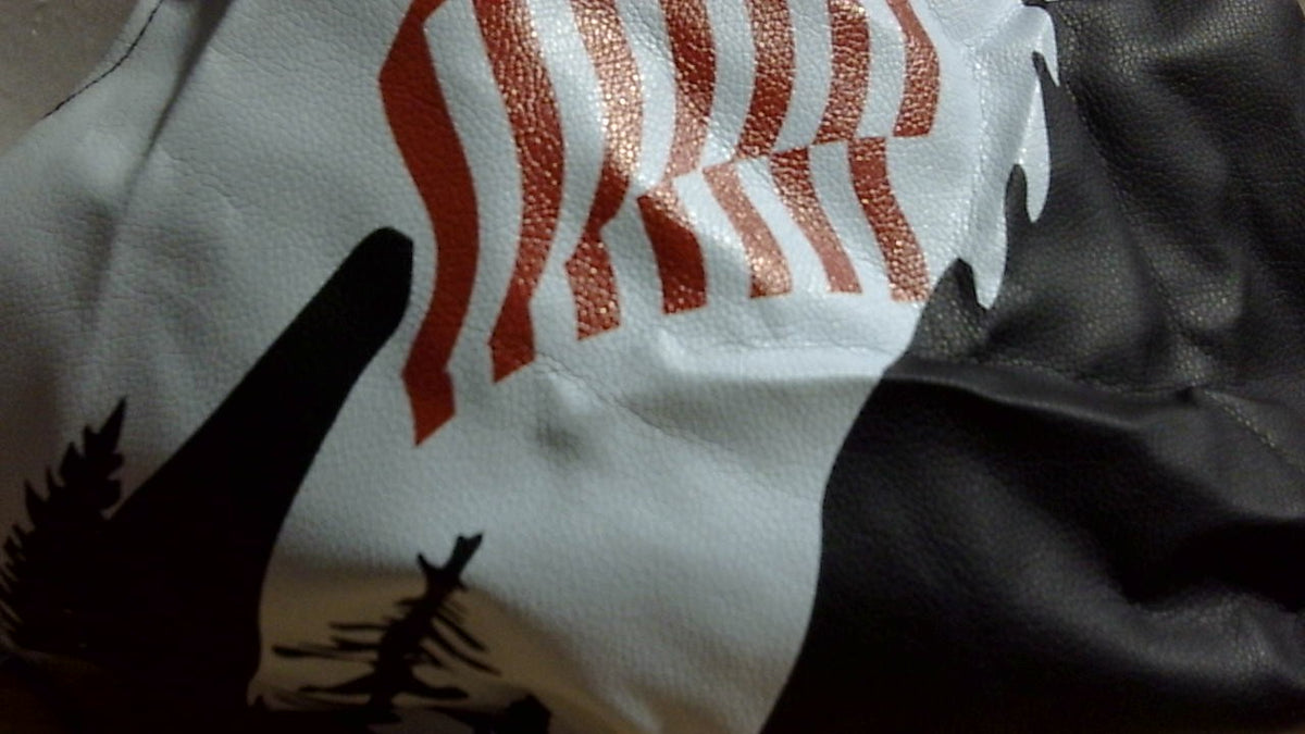 Cubierta para Llanta de Repuesto Adventure Camping con Orificio para Cámara | Bandera Americana en Cuero | Protector para Jeep Wrangler JL