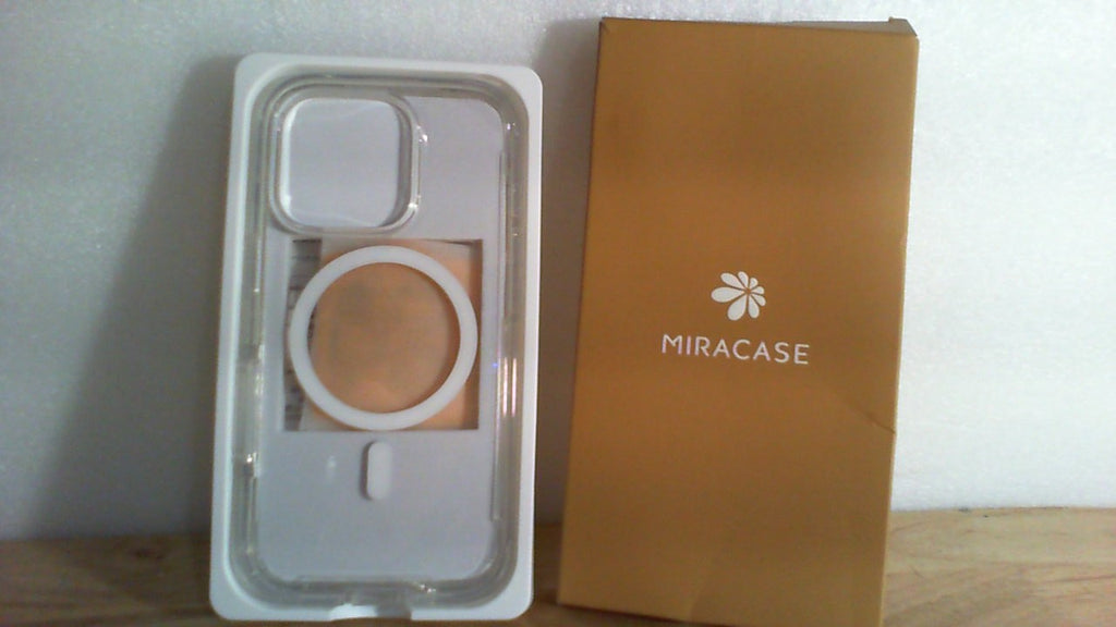 estuche protector transparente con tecnología MagSafe de la marca Miracase para iPhone 13-16 normal y plus.