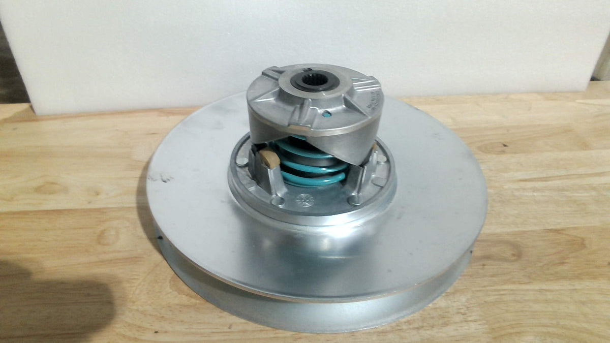 un embrague accionado secundario (Secondary Driven Clutch)