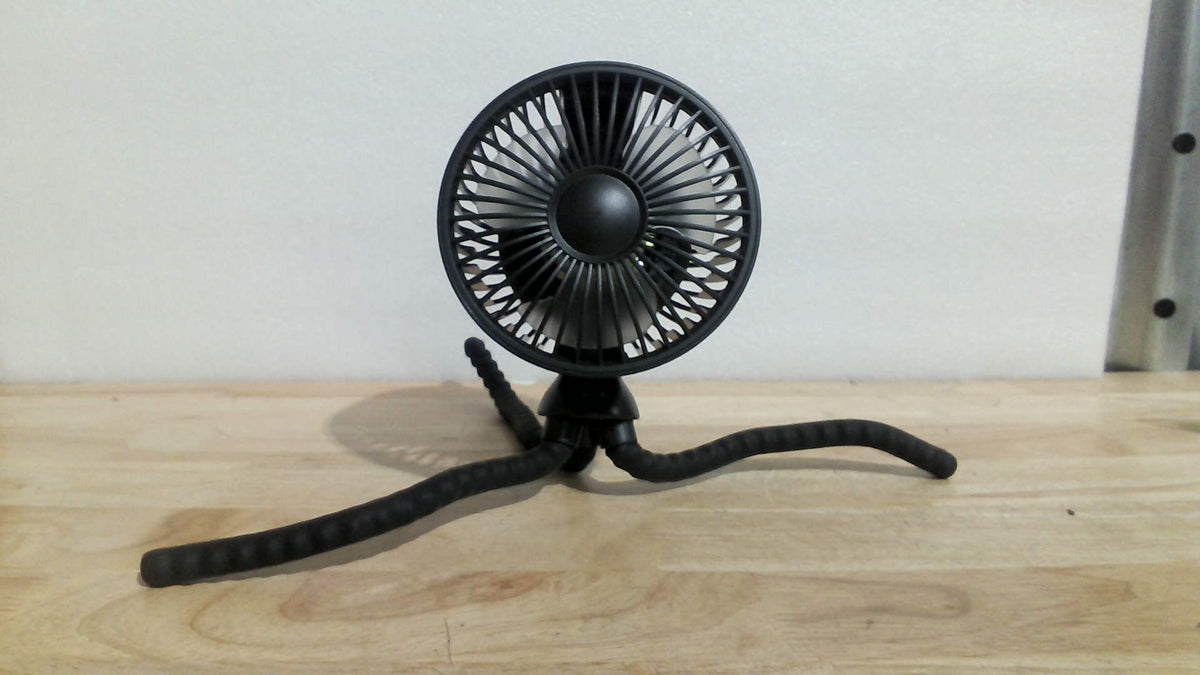 ventilador portátil USB recargable tipo "pulpo" con trípode flexible no contiene cable usb