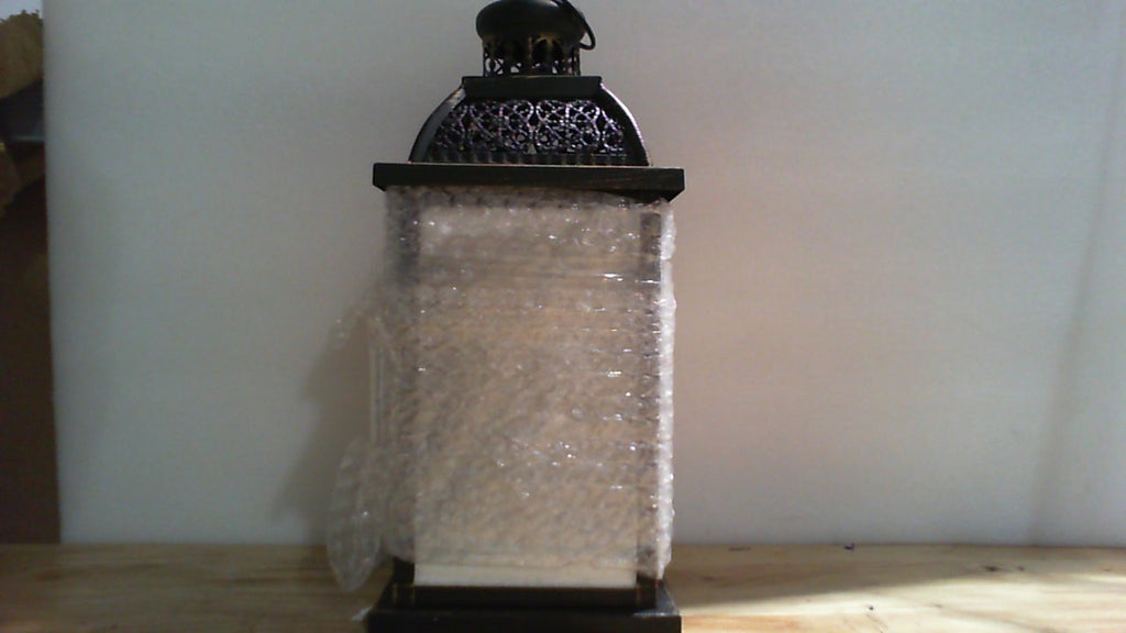 farol o linterna decorativa de estilo marroquí u oriental