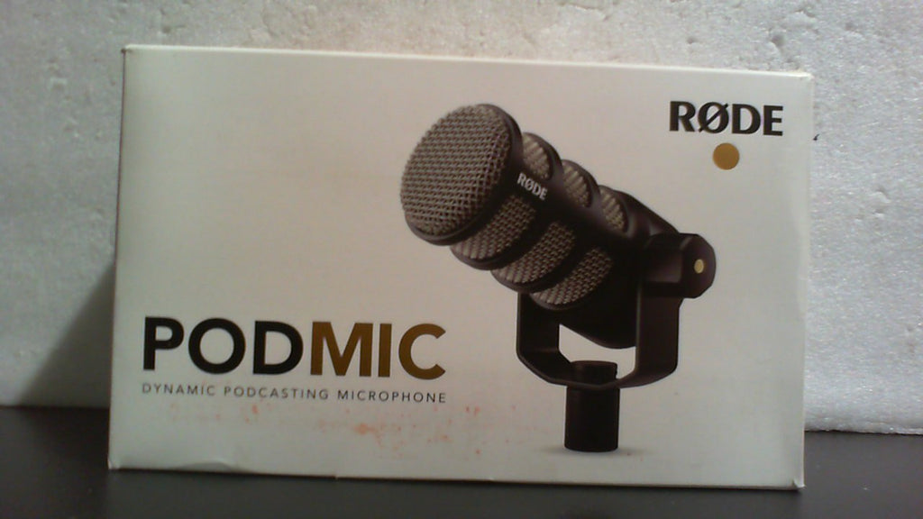 Micrófono Dinámico RØDE PodMic | Cardioide para Broadcast | Montaje Basculante Integrado | Para Podcasting, Streaming, Gaming y Voz | Negro